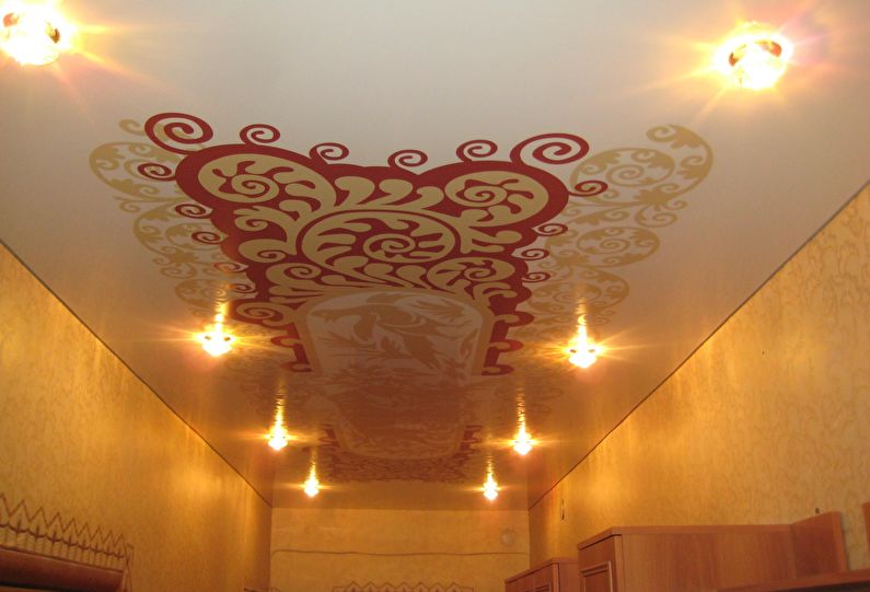 Plafond tendu dans le couloir et le couloir - impression photo