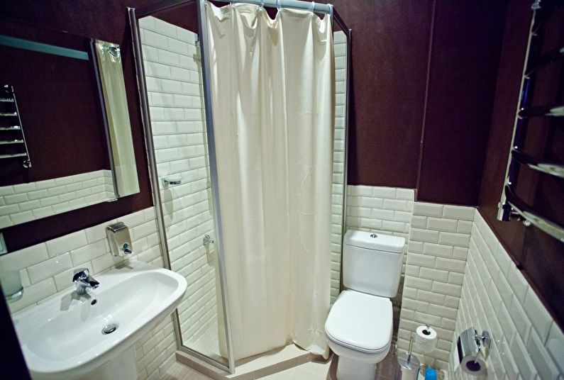 La conception de la salle de bain à Khrouchtchev - douche