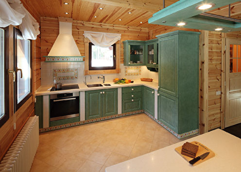 Conception de cuisine dans une maison en bois