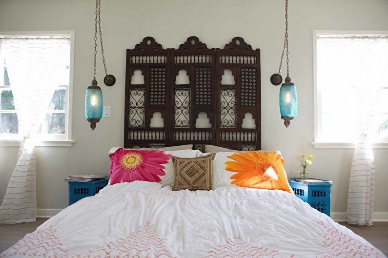 Tirkīza Vidusjūras stila guļamistaba - interjera dizains