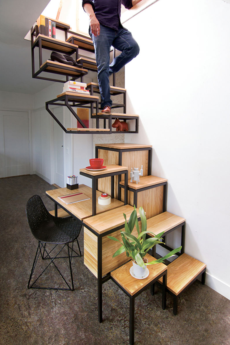 Escaliers design au deuxième étage - photo