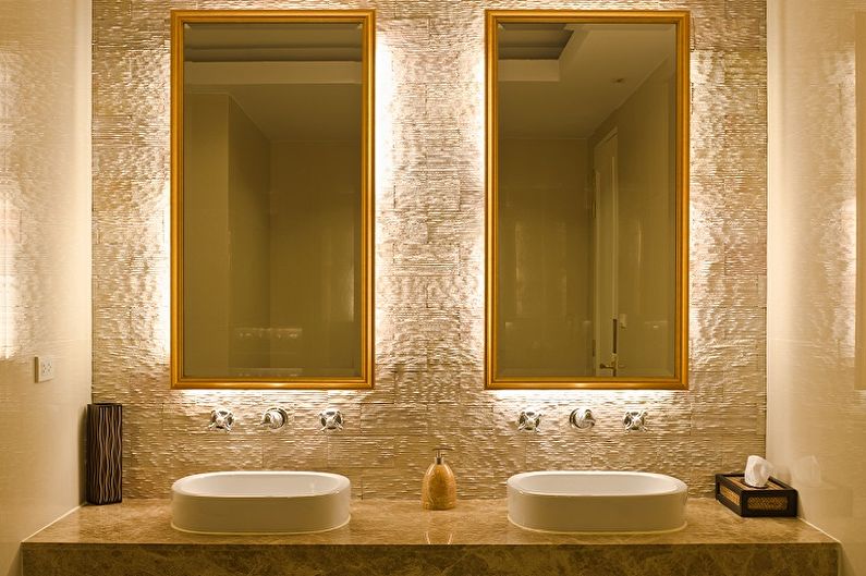 Vannas istabas spoguļu veidi - apgaismots spogulis