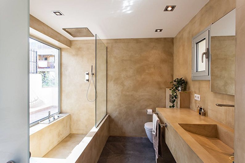 Bēša bēniņu vannas istaba - interjera dizains