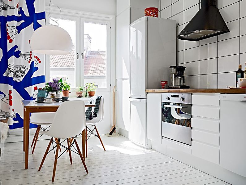 Design d'intérieur de cuisine de style scandinave - Rideaux de fenêtre